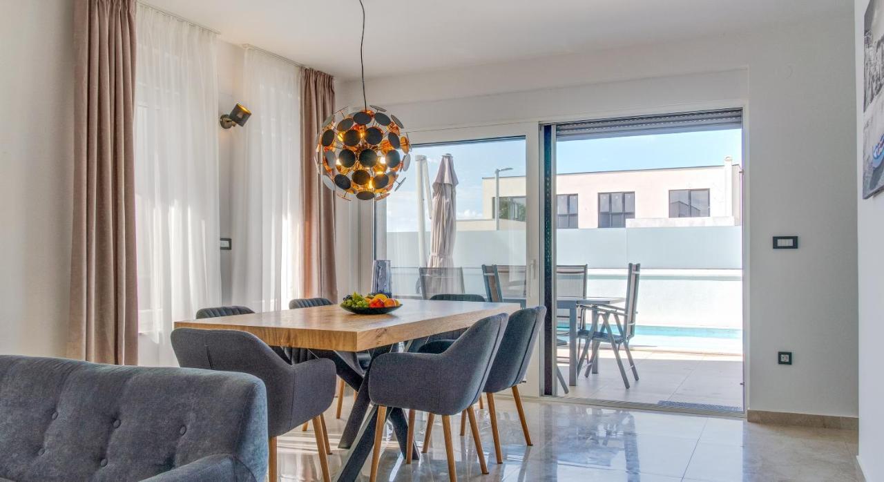 Villa Dea - Dein Rueckzugsort Am Meer Mit Beheiztem Pool Vrsi Esterno foto