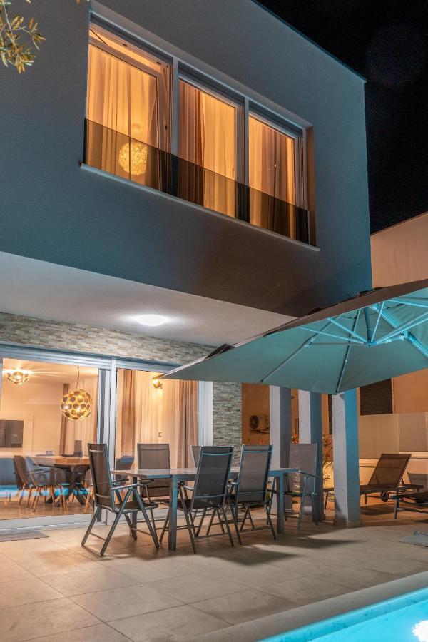 Villa Dea - Dein Rueckzugsort Am Meer Mit Beheiztem Pool Vrsi Esterno foto