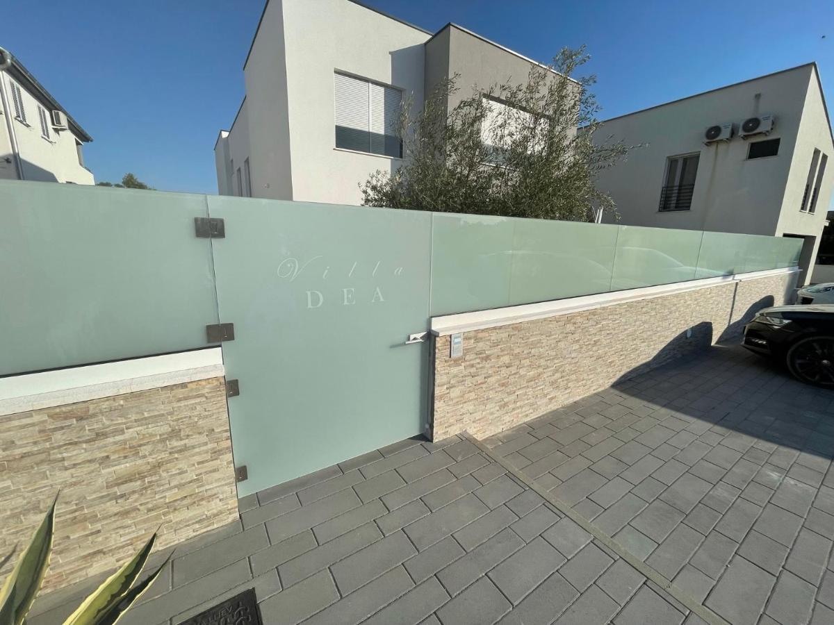 Villa Dea - Dein Rueckzugsort Am Meer Mit Beheiztem Pool Vrsi Esterno foto
